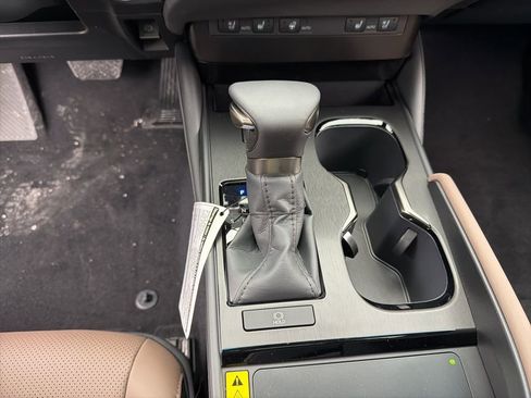 New 2025 Lexus ES 350 w/ Premium Package image 12