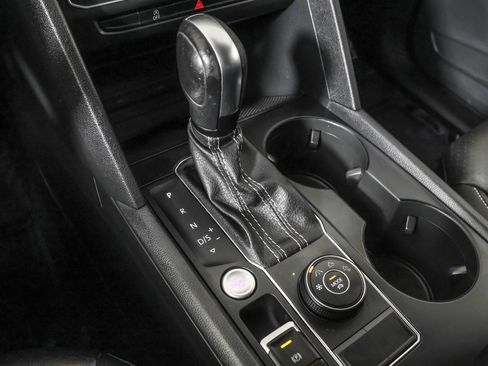 Used 2022 Volkswagen Atlas SE image 30