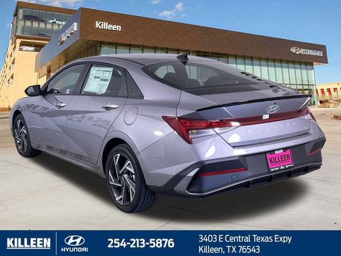 Used 2025 Hyundai Elantra SEL image 6
