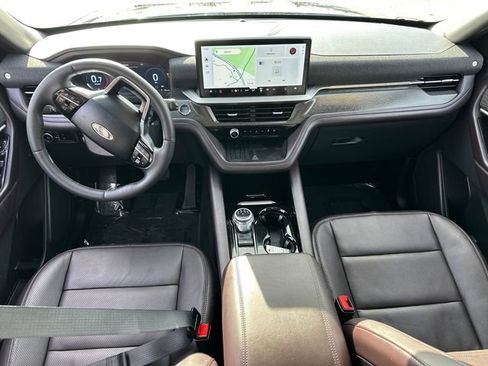 Used 2025 Ford Explorer Platinum w/ LUX Leather Package image 17