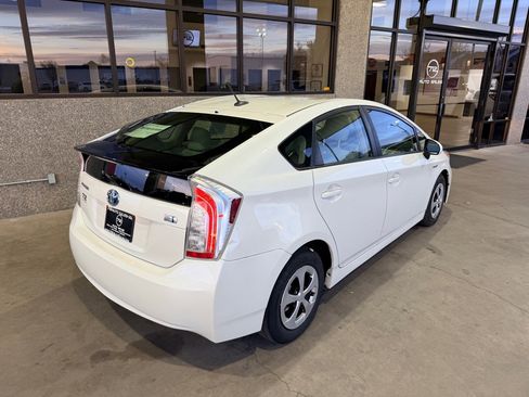 Used 2015 Toyota Prius Three image 29