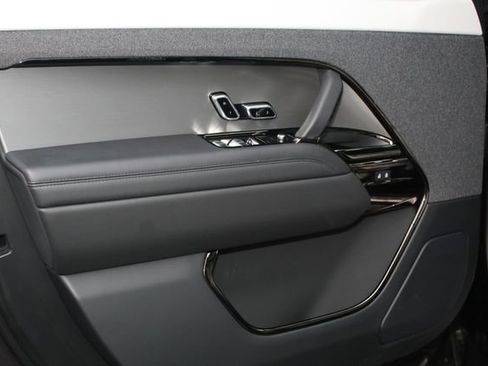 Used 2025 Land Rover Range Rover Sport Dynamic SE image 21