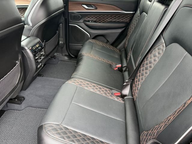 Certified 2023 Jeep Grand Cherokee Summit w/ Luxury Tech Group V AWD/4WD image 10
