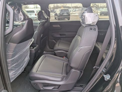 New 2027 Kia Telluride S image 9