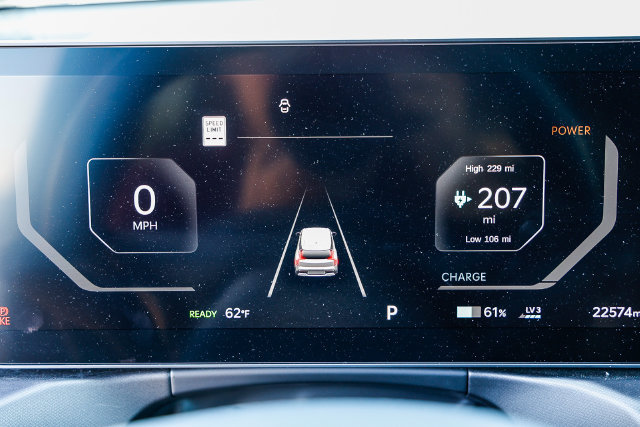 Used 2024 Kia EV9 Light Long Range RWD image 18