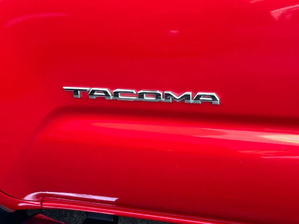 Used 2017 Toyota Tacoma TRD Sport w/ Tow Package RWD image 6