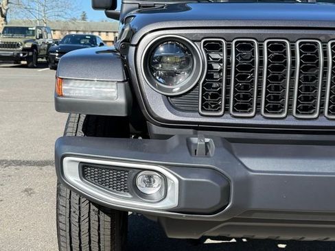 New 2026 Jeep Gladiator Sport AWD/4WD image 9