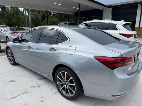 Used 2017 Acura TLX V6 w/ Technology Package FWD image 4