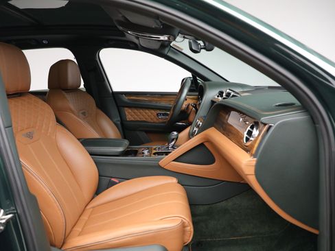 Certified 2021 Bentley Bentayga AWD/4WD image 28