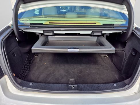 Used 2016 Mercedes-Benz E 350 Sedan w/ Premium Package image 12
