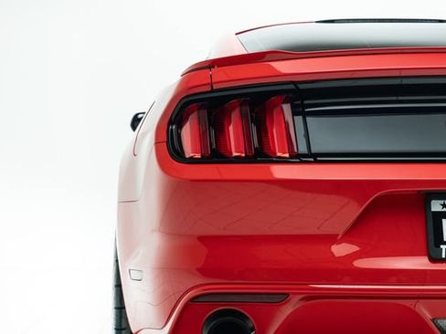 Used 2017 Ford Mustang GT RWD image 18
