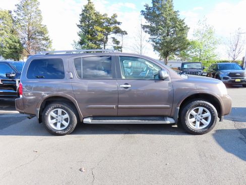 Used 2014 Nissan Armada SV image 4