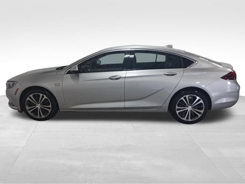 Used 2018 Buick Regal Essence FWD image 8