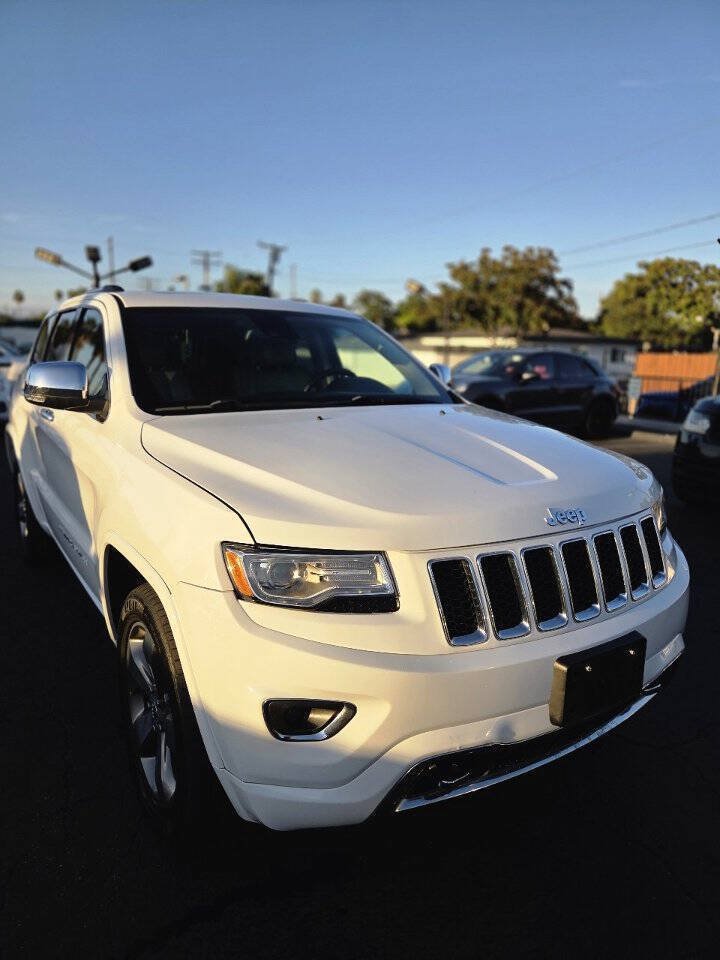 Used 2015 Jeep Grand Cherokee Overland w/ Advanced Technology Group AWD/4WD image 2