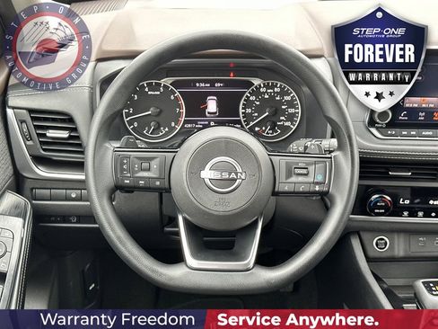 Used 2023 Nissan Rogue SV FWD image 17