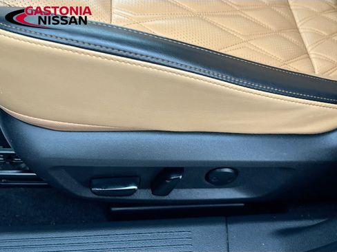 Used 2023 Nissan Rogue Platinum w/ Platinum Premium Package image 26