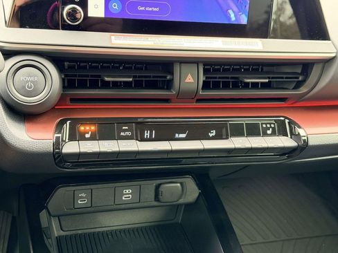 Used 2024 Toyota Prius Prime XSE image 5