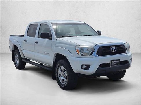 Used 2013 Toyota Tacoma PreRunner w/ SR5 Pkg RWD image 3