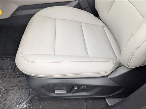 New 2025 Ford Explorer Active w/ Active Comfort Package image 4