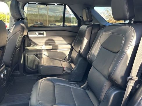 Used 2022 Ford Explorer Limited w/ Equipment Group 301A image 12