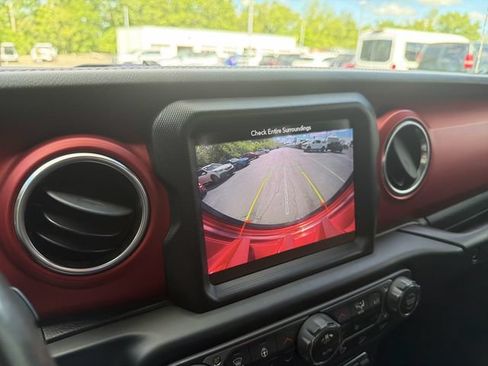 Used 2019 Jeep Wrangler Unlimited Rubicon AWD/4WD image 24