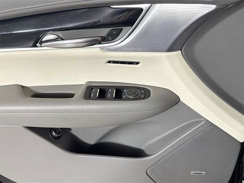 Certified 2025 Cadillac XT6 Premium Luxury image 15