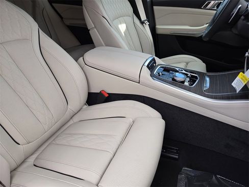 New 2026 BMW X5 M60i image 16