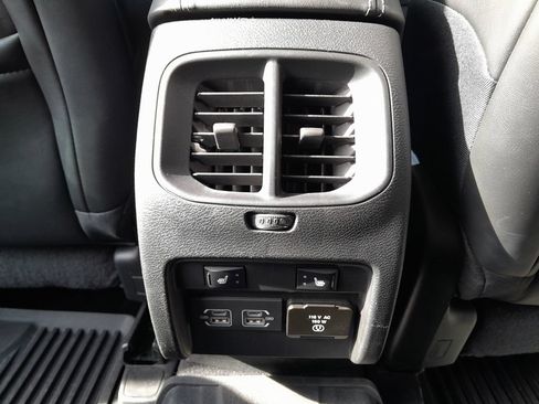 Used 2021 Jeep Cherokee Limited w/ Elite Package AWD/4WD image 38