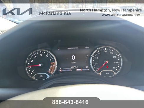 Used 2023 Jeep Renegade Limited image 17