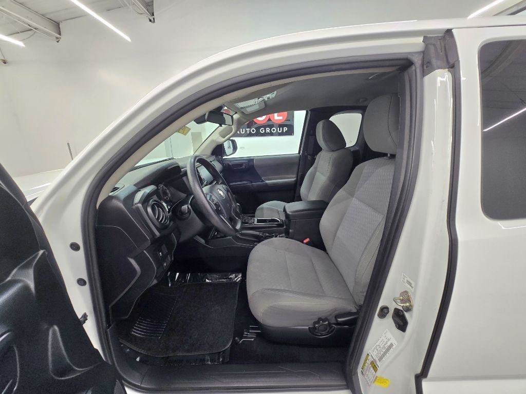 Used 2020 Toyota Tacoma SR RWD image 12