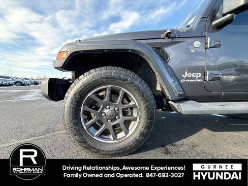 Used 2021 Jeep Gladiator Overland w/ Dual Top Group image 12