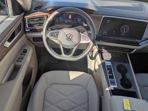 New 2026 Volkswagen Atlas SE FWD image 17