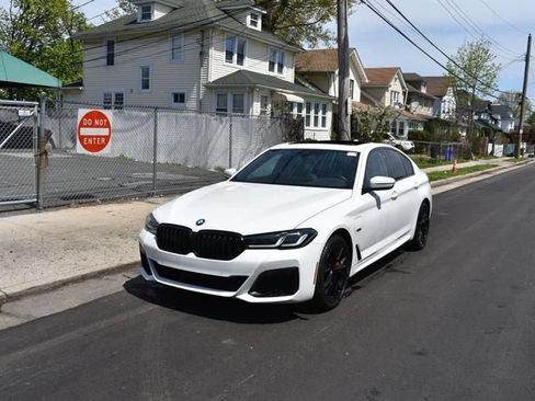Used 2023 BMW 530e xDrive w/ Convenience Package AWD/4WD image 2