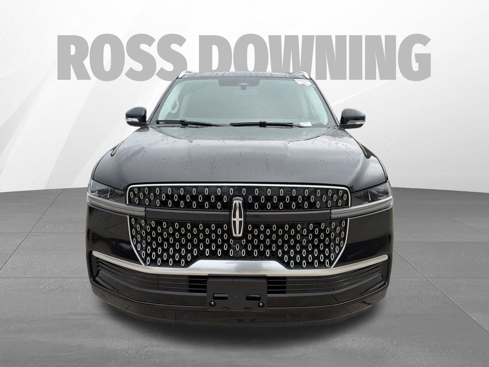 Used 2025 Lincoln Navigator Reserve AWD/4WD image 2