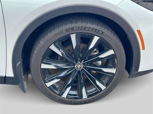 Certified 2024 Toyota Crown Platinum image 13