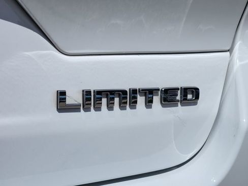 Certified 2023 Jeep Grand Cherokee Limited w/ Luxury Tech Group II image 12