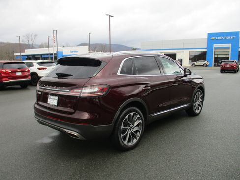 Used 2022 Lincoln Nautilus Reserve w/ Luxury Package image 5