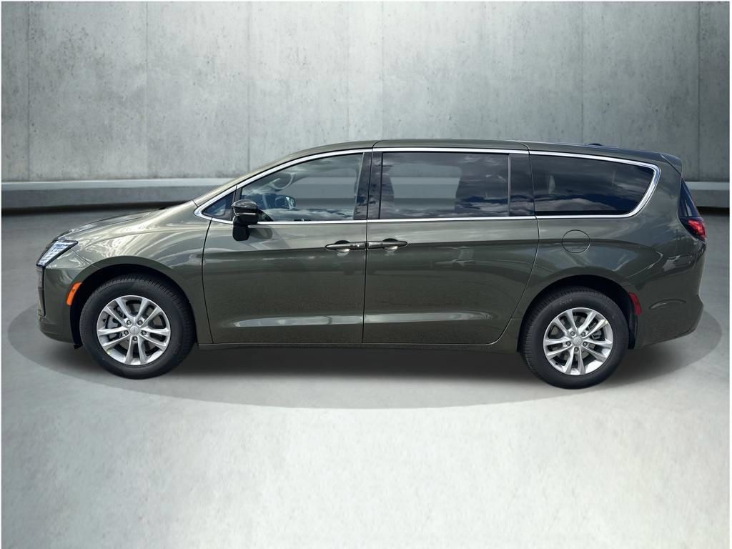 New 2027 Chrysler Pacifica Select AWD/4WD image 2