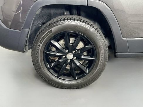 Used 2014 Jeep Cherokee Latitude w/ Comfort/Convenience Group AWD/4WD image 38