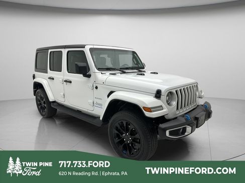 Used 2023 Jeep Wrangler Unlimited Sahara w/ Cold Weather Group AWD/4WD image 1