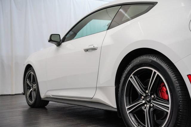 Used 2025 Ford Mustang Coupe RWD image 28