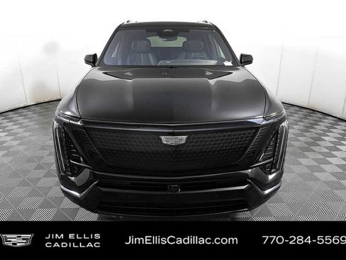 Certified 2026 Cadillac Vistiq Luxury w/ LPO, Floor Liner Package AWD/4WD image 35