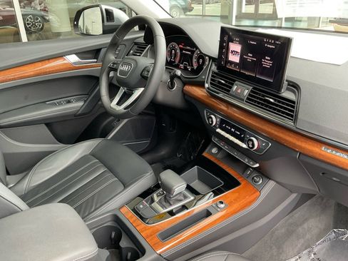 Used 2023 Audi Q5 2.0T Premium Plus w/ Premium Plus Package AWD/4WD image 32