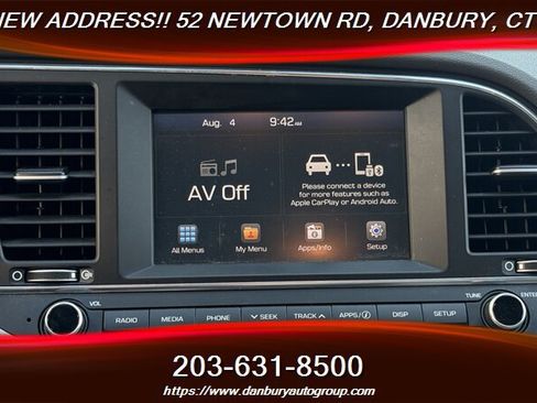 Used 2017 Hyundai Elantra SE FWD image 19