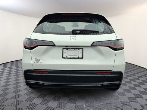 Certified 2025 Honda HR-V LX image 8