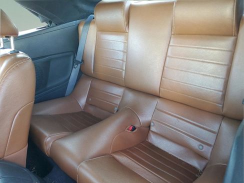 Used 2010 Ford Mustang Convertible RWD image 5