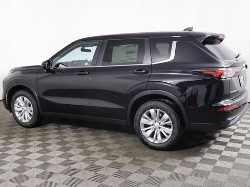 New 2026 Mitsubishi Outlander ES image 14