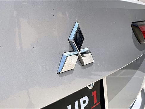 Used 2023 Mitsubishi Outlander ES FWD image 18