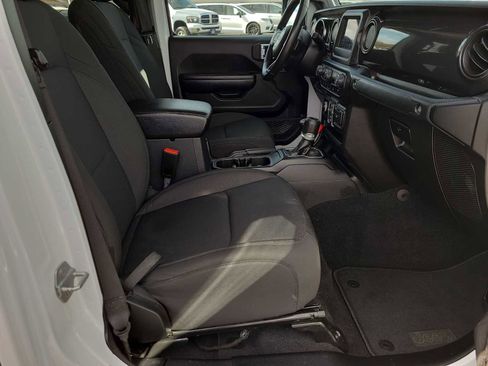 Used 2021 Jeep Gladiator Sport image 22