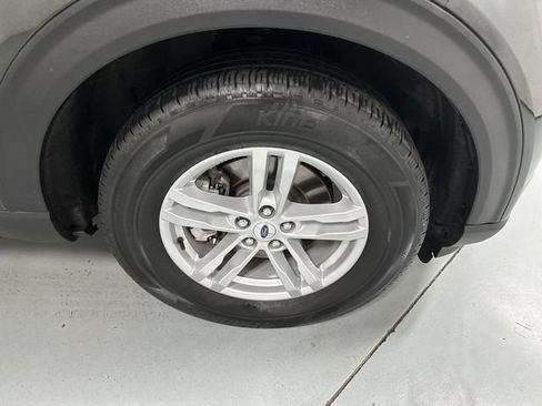 Used 2024 Ford Explorer XLT AWD/4WD image 19